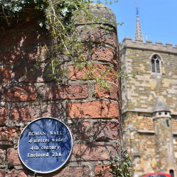 Roman-Wall-Horncastle-Church.jpg